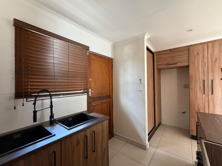 To Let 2 Bedroom Property for Rent in Overbaakens Eastern Cape